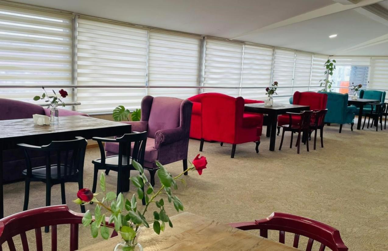 Aura Boutique Hotel Batumi Exterior photo