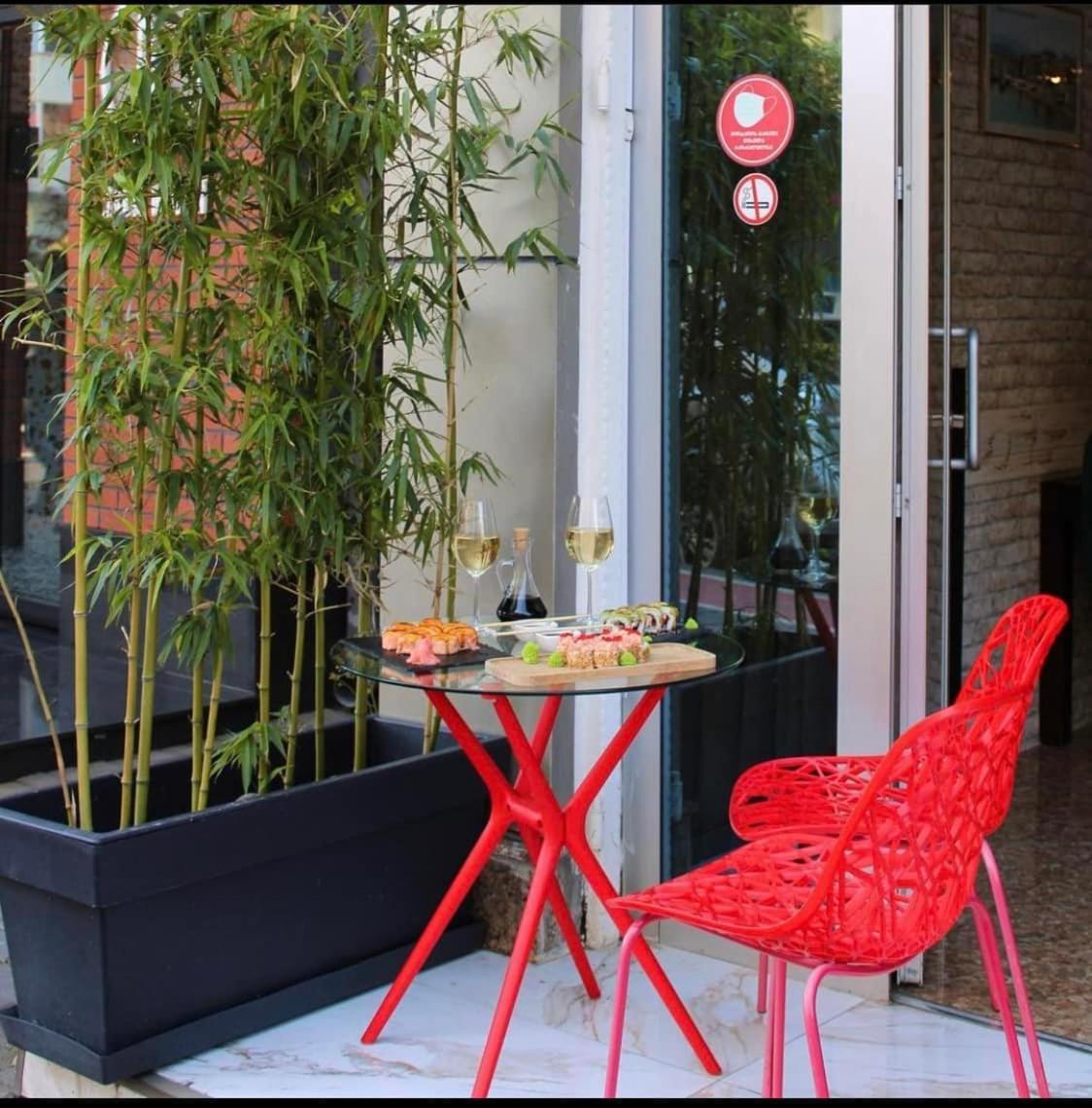 Aura Boutique Hotel Batumi Exterior photo