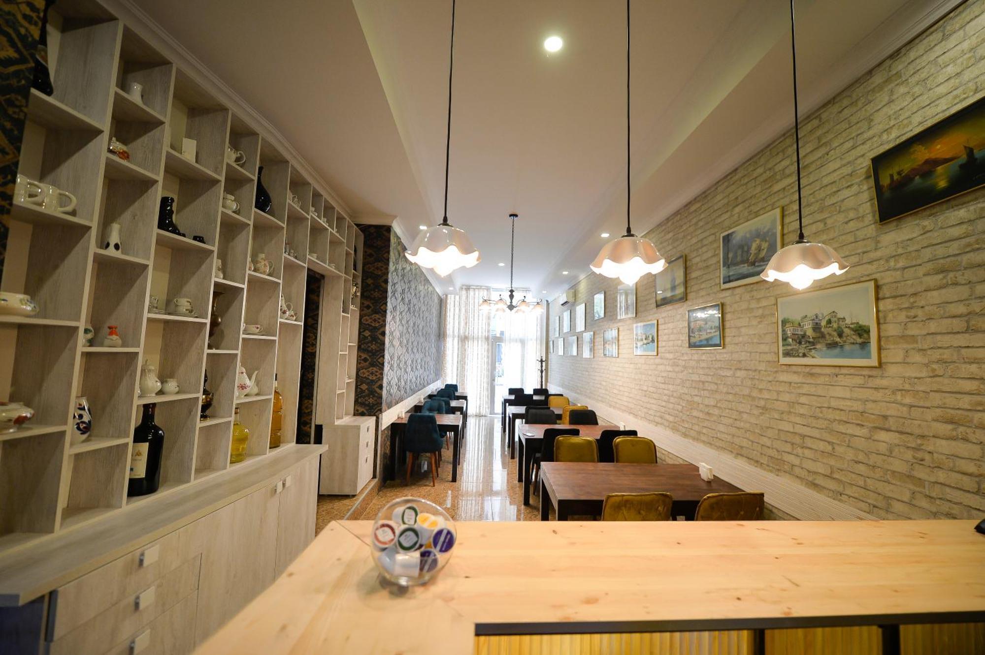 Aura Boutique Hotel Batumi Exterior photo