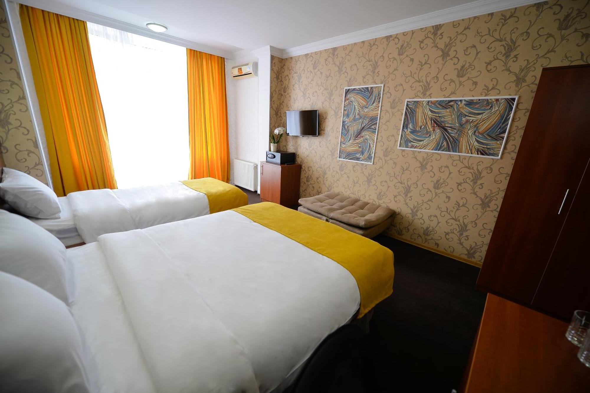 Aura Boutique Hotel Batumi Exterior photo