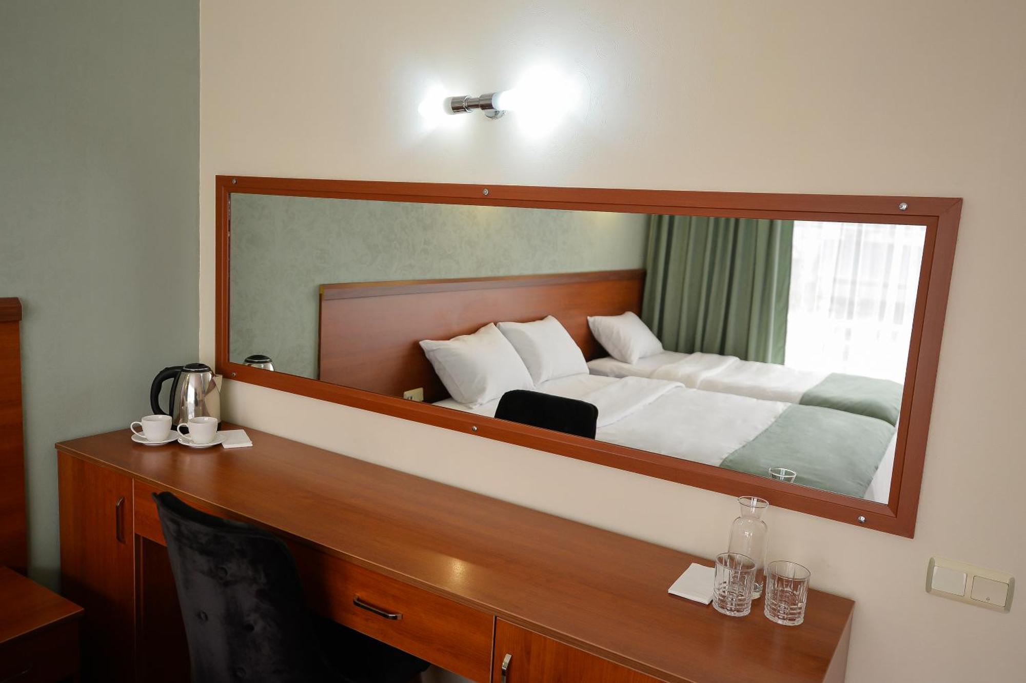 Aura Boutique Hotel Batumi Exterior photo