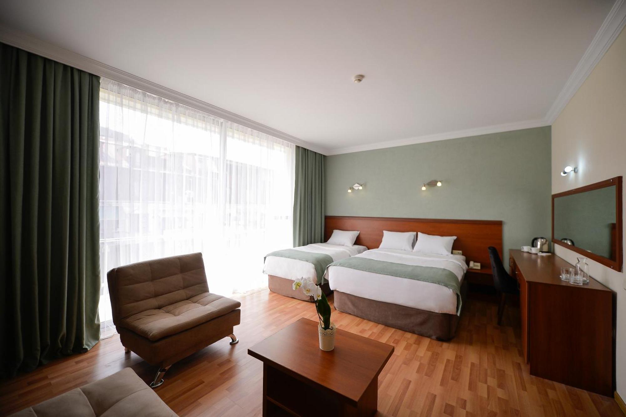 Aura Boutique Hotel Batumi Exterior photo