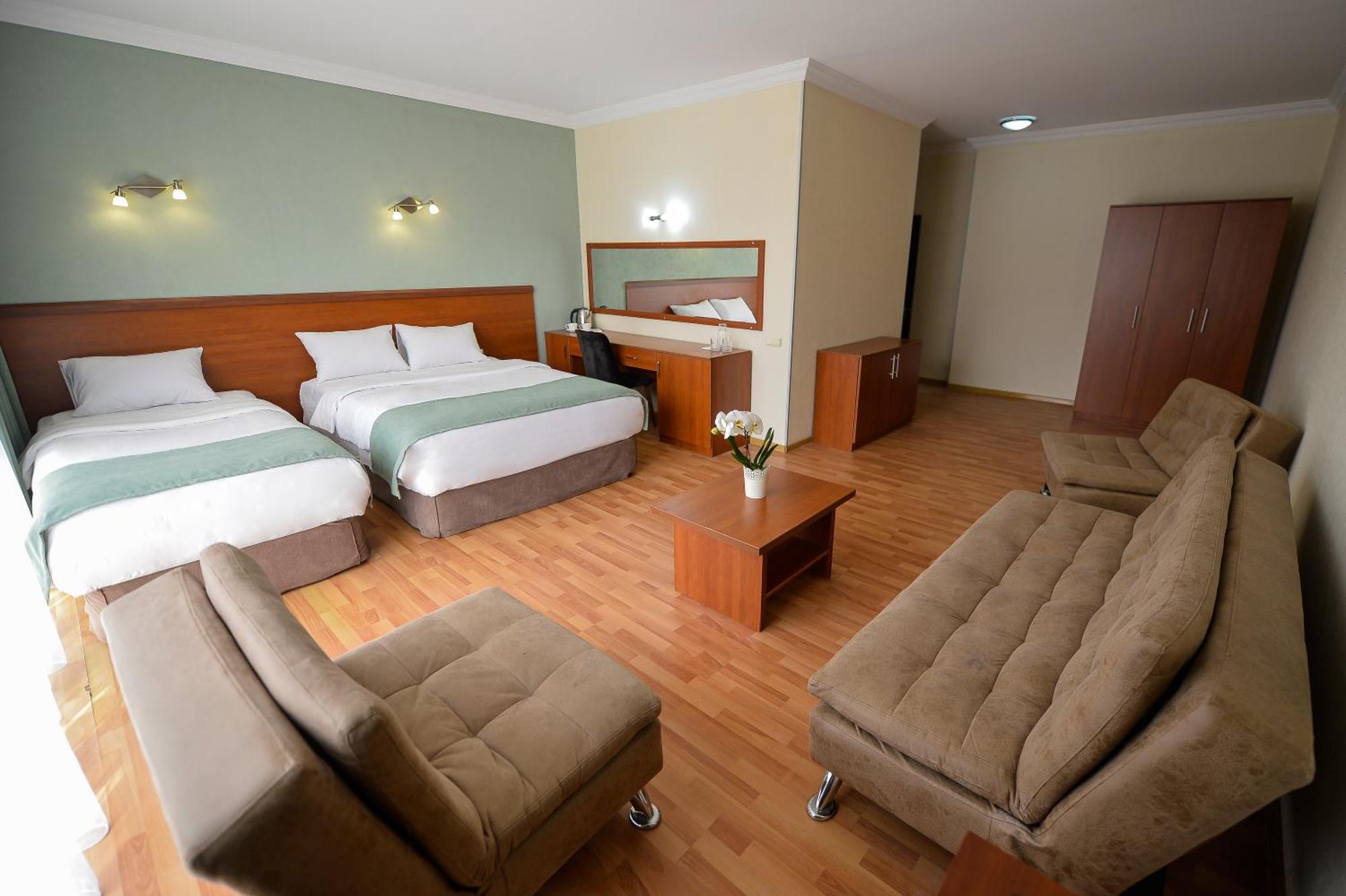 Aura Boutique Hotel Batumi Exterior photo