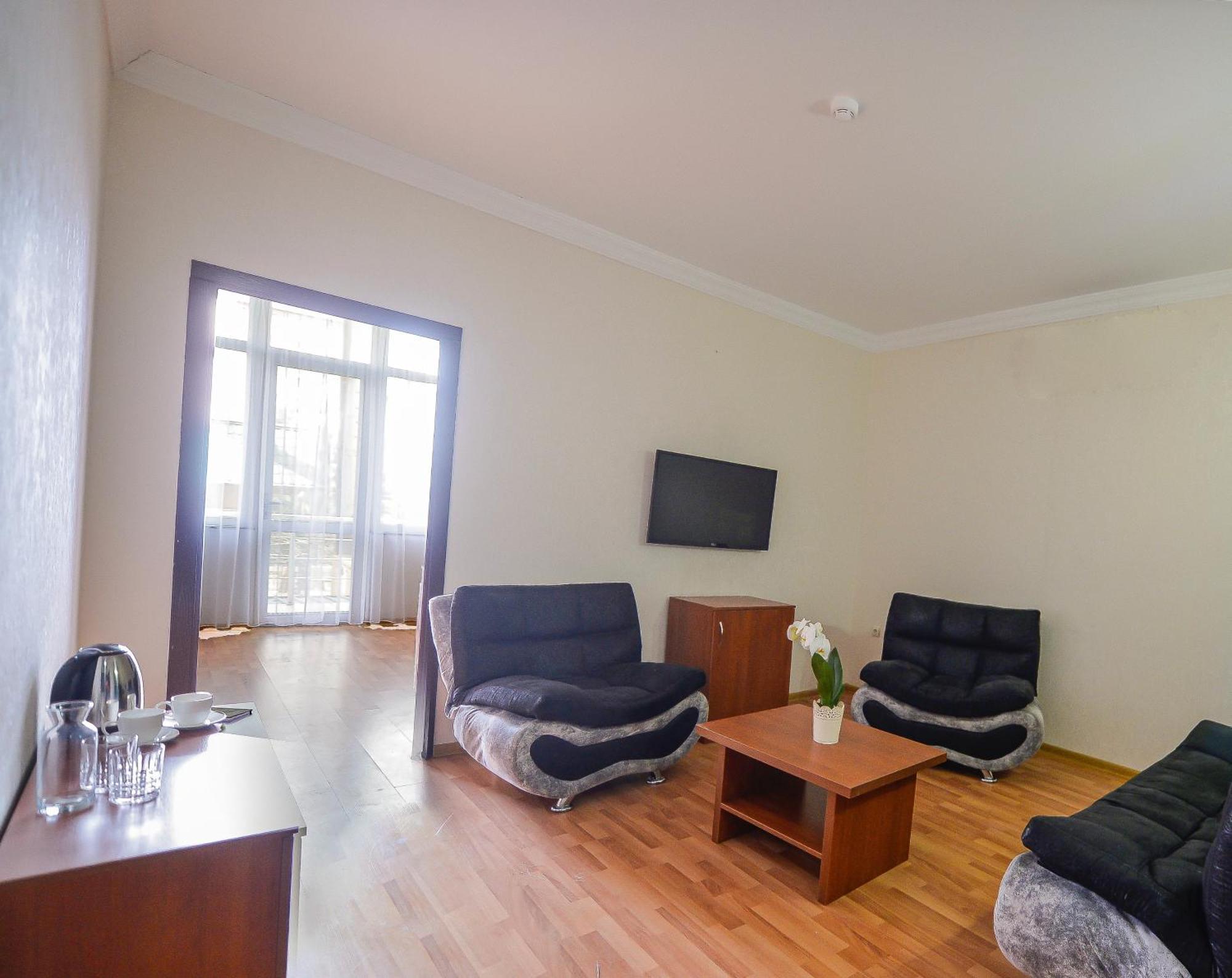 Aura Boutique Hotel Batumi Exterior photo