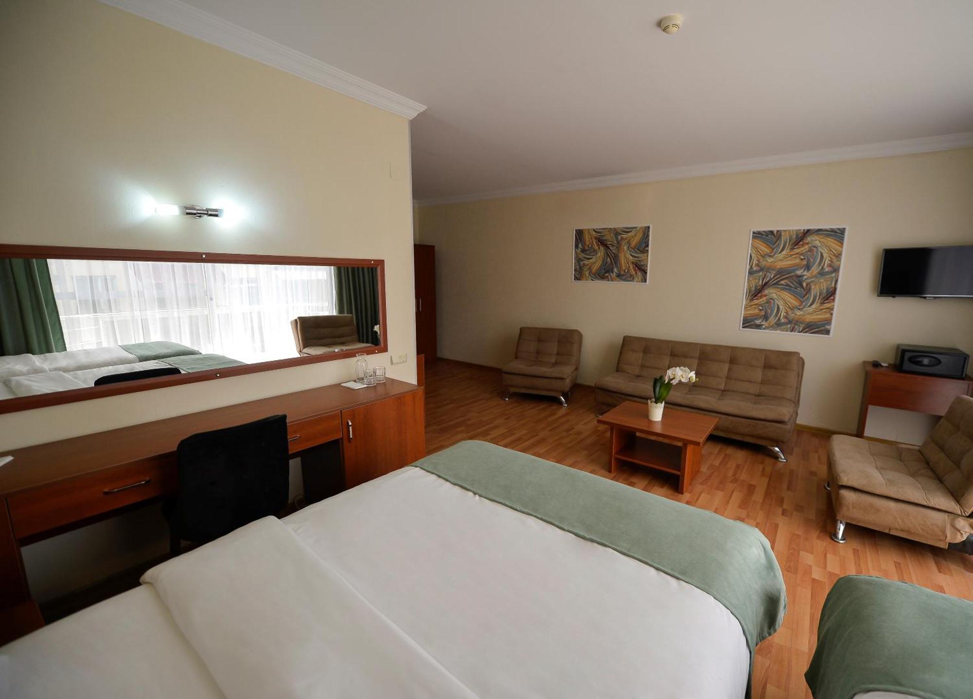 Aura Boutique Hotel Batumi Exterior photo