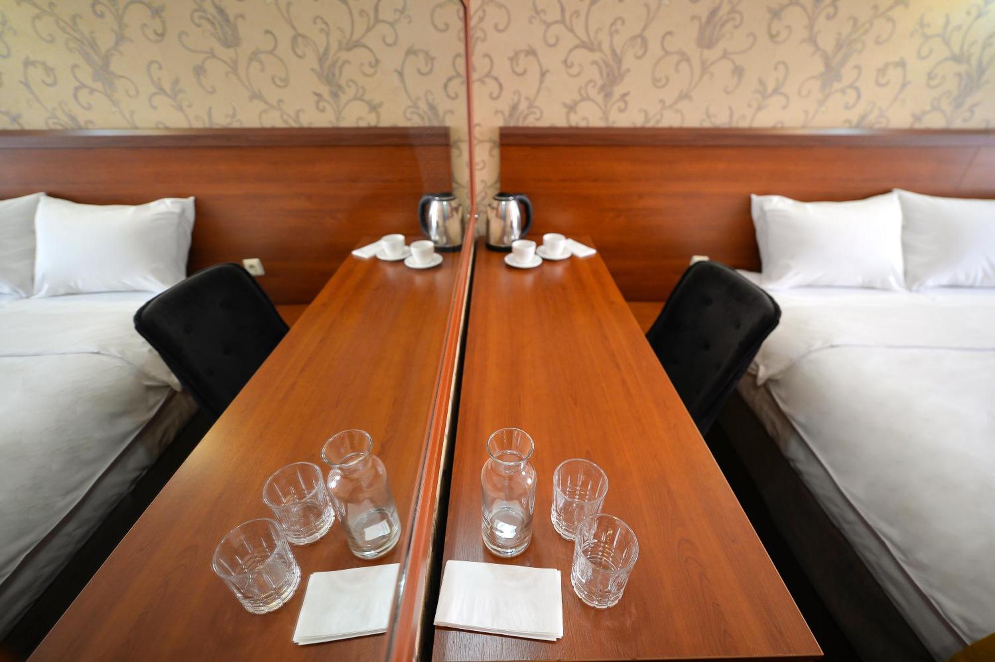 Aura Boutique Hotel Batumi Exterior photo